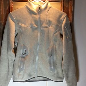Arc’teryx Covert Cardigan Small. Women’s.Ivory